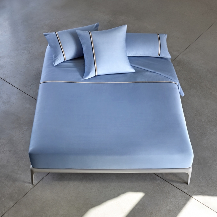 Bed set BLINEA Horizon - Lifestyle - Boss Home - HB_PE25_BLINEA_Horizon_Young_Stars_Lit_Ambiance - 1